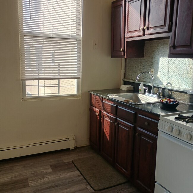 133 44th St unit 3, Union City, NJ 07087 - photo 2