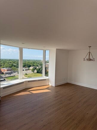 8200 E Jefferson Ave Unit 1703, Detroit, MI 48214