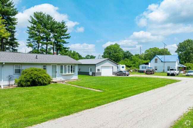 Many of the homes in Colburn feature outbuildings.
