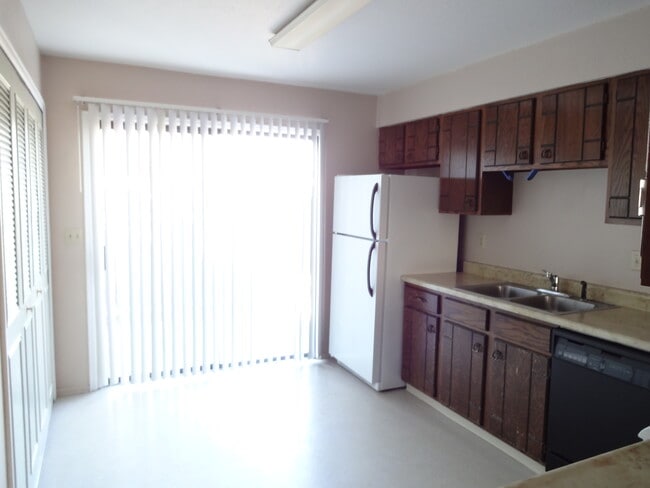 55 Castle Royal Dr, Pueblo, CO 81005 - photo 6