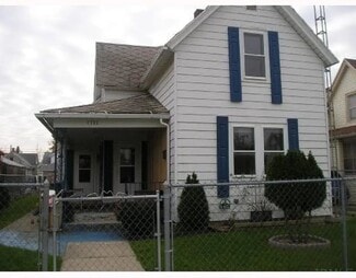 1522 W Dunham St, South Bend, IN 46619