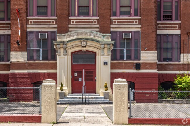 Lincoln Elementary School in Upper Vailsburg offers K-8 classes and earns a C-minus from Niche.