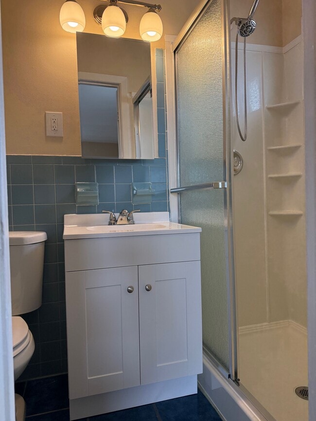 44 Isabella Ave unit 2, Bayonne, NJ 07002 - photo 4