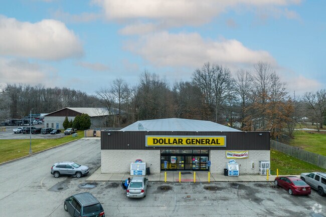 Residents of Southeast Warren can shop at Dollar General for their shopping convenience.