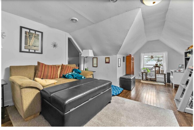 164 S Washington St unit 4, Waterloo, WI 53594 - photo 5