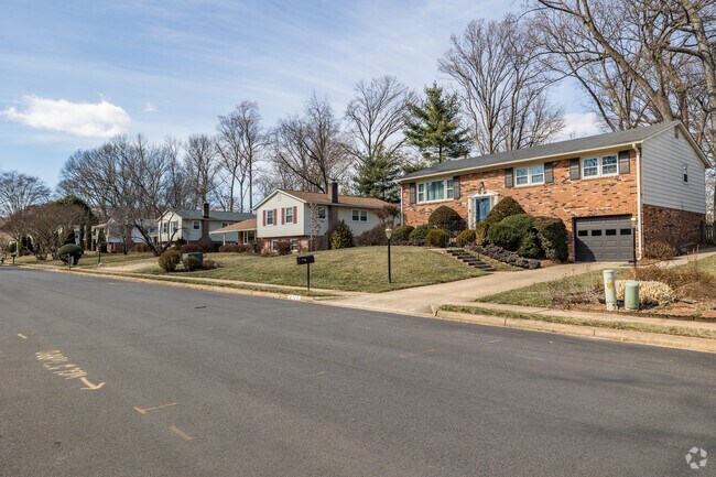 Woodburn's residential streets, where quiet charm and community come together.