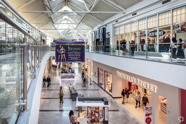 Promenade Temecula offers Wildomar residents more shopping and dining options.