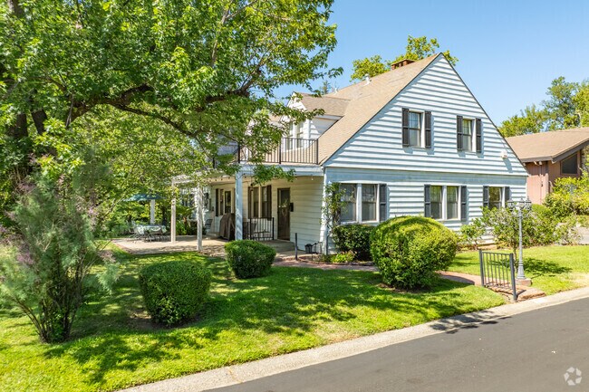 Homes in Hillcrest range from $450,000 to $600,000.