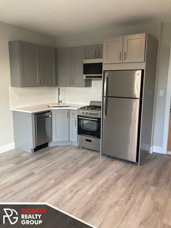 371 Hazel Ave Unit 4, Glencoe, IL 60022