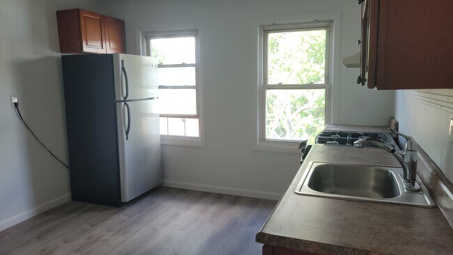 69 Mapes Ave unit 3, Newark, NJ 07112 - photo 4