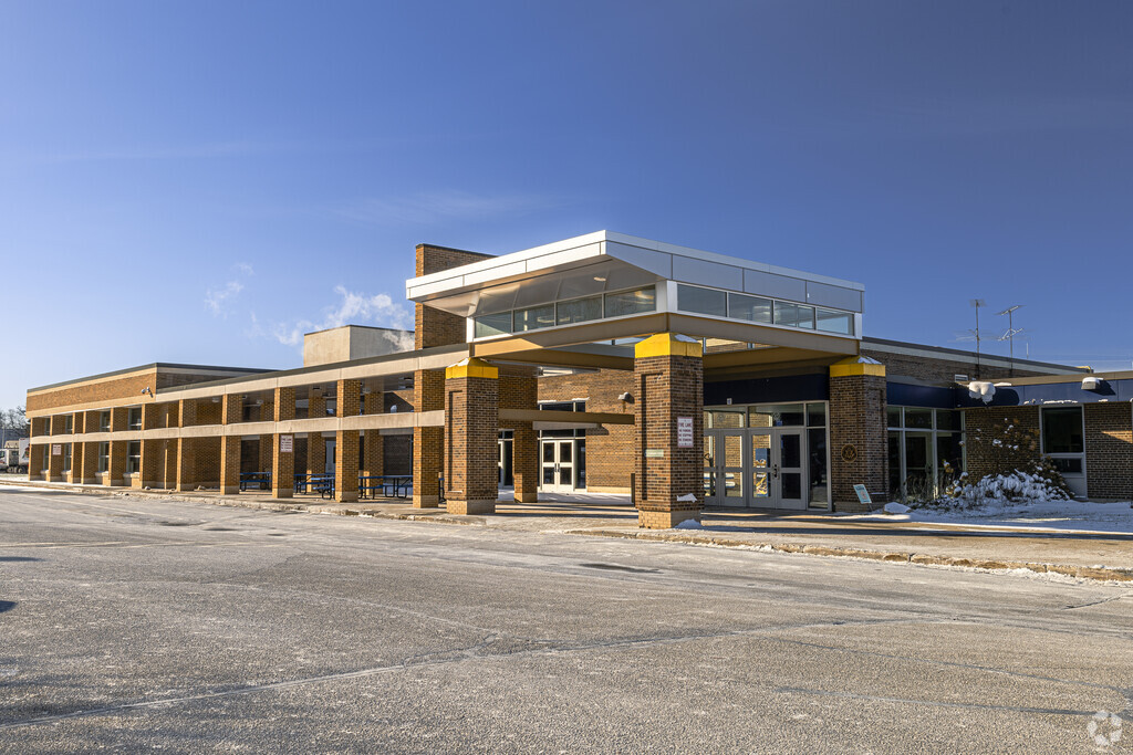 KM Global Charter School provides education in the neighborhood of
Outlying Waukesha.