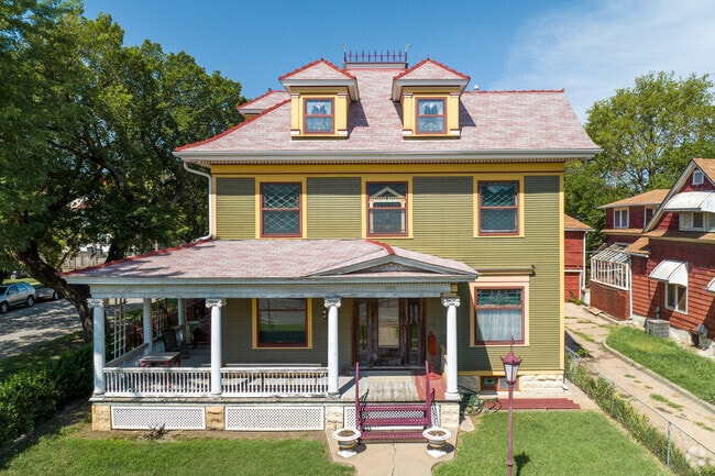 There are a few Queen Anne-style homes throughout South Central.