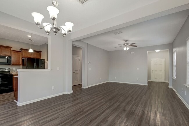 1539sf: Dining Room