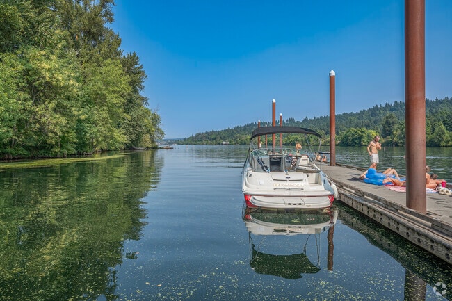 The Willamette neighborhood is conveniently situated off its namesake Willamette River.