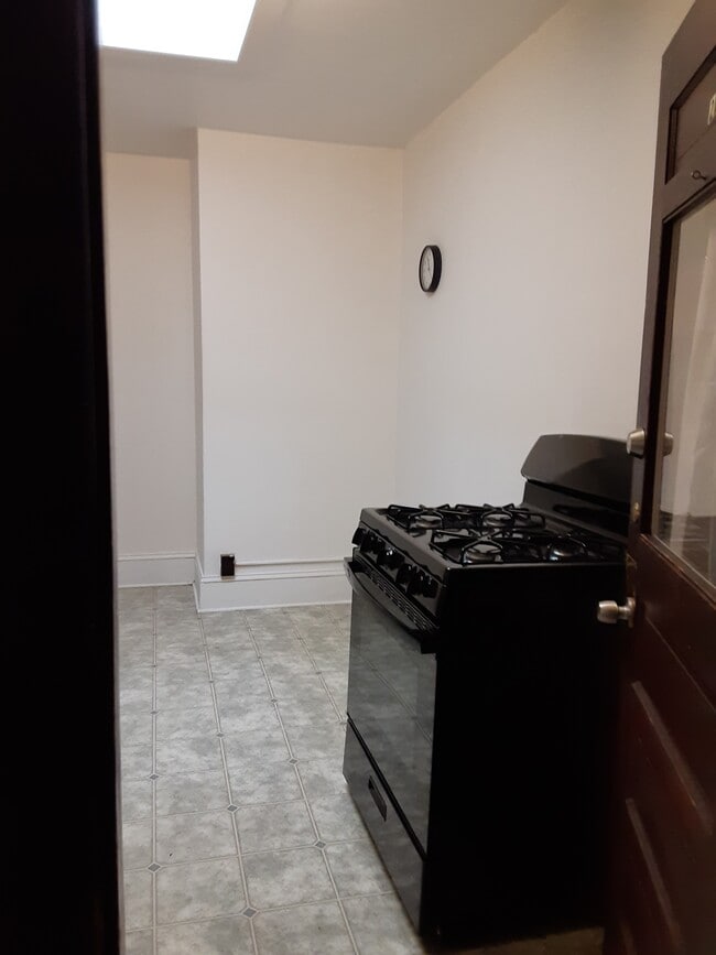 83 Main St unit 83MainSt.Apt.2-E, Westfield, MA 01085 - photo 3