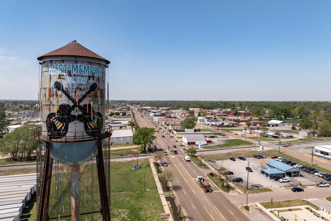Broadway Avenue is West Memphis's main thoroughfare for shops and historic buildings.