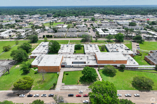 Chastain Middle School serves 595 students in Jackson.