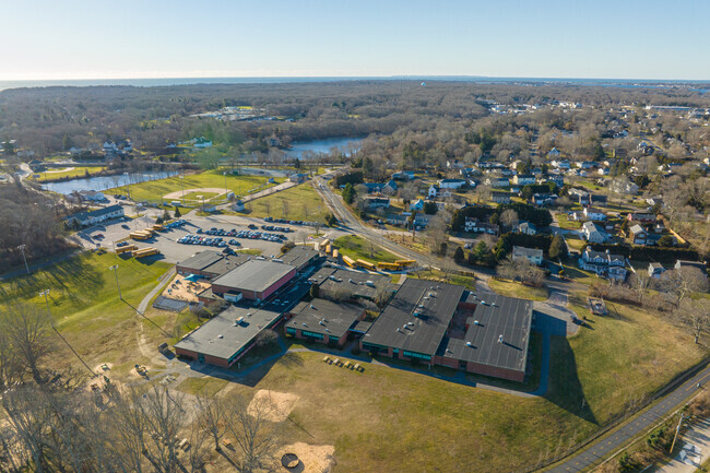 Narragansett Elementary School boasts a respectable niche score of A.