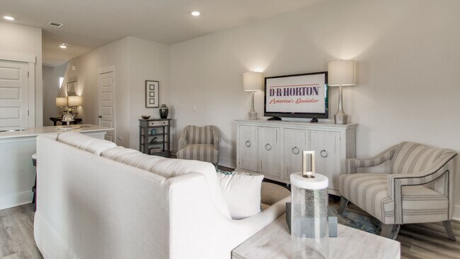 2203 3rd Ave unit 38115661, Crestview, FL 32536 - photo 5