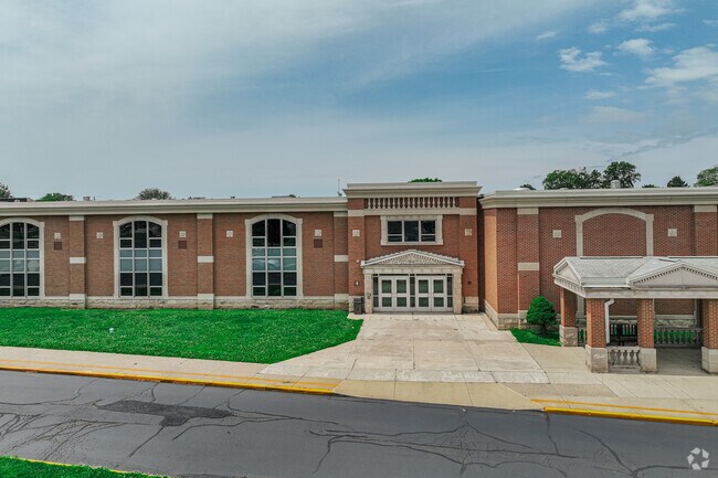 Maple Crest Middle School, in Kokomo, has an overall Niche score of C .