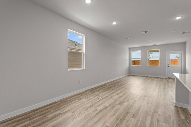 2518 Rambo Dr, San Antonio, TX 78224 - photo 4