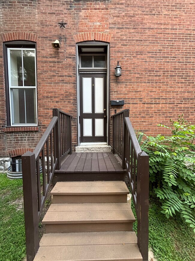 2325 S 10th St unit A, Saint Louis, MO 63104 - photo 3