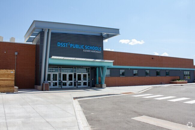 Elevate Northeast Middle School received a B grade from Niche.