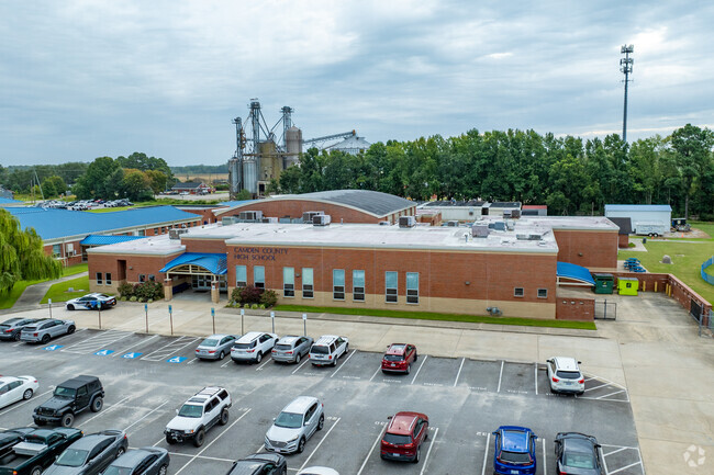 Niche.Com gives Camden Early College High School a B- score.