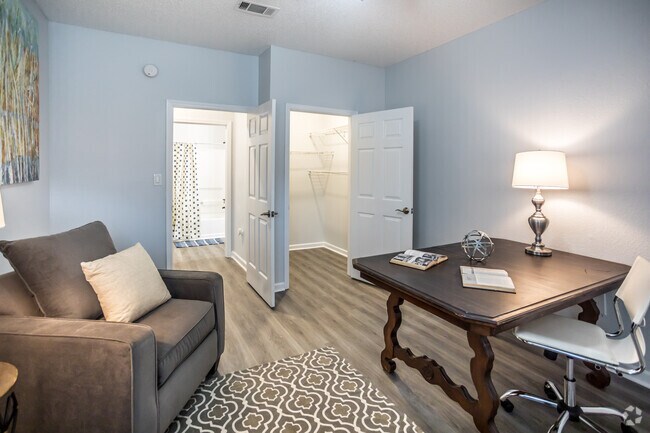 2 BR, 2 BA - 1126SF