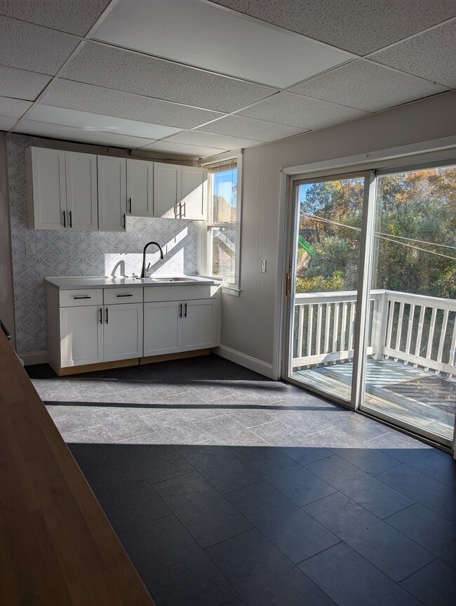 25 Noyes Ave Unit 2, Pawcatuck, CT 06379