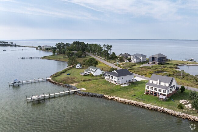 Large homes with great views can be seen all over Saint George Island.