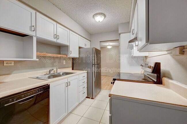 4565 S Lowell Blvd unit A, Denver, CO 80236 - photo 6