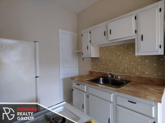 2234 W Wilson Ave unit 211, Chicago, IL 60625 - photo 6