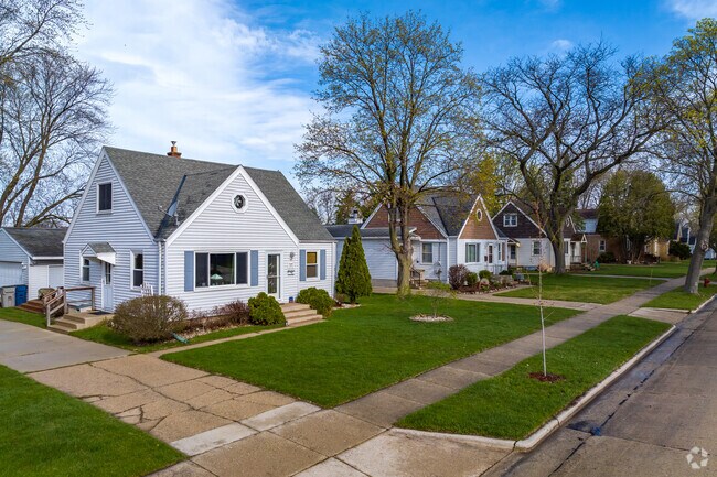 Cape Cod homes dot Milwaukee's Alcott neighborhood.
