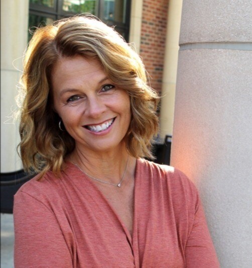Nicole Hartschuh