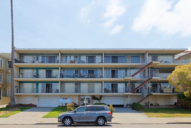 Lakeshore Gardens, Oakland, CA 94606 - photo 2