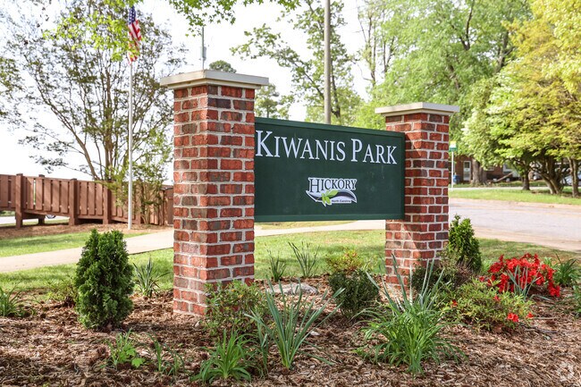 The signage at the entrance to Kiwanis Park in Hickory.