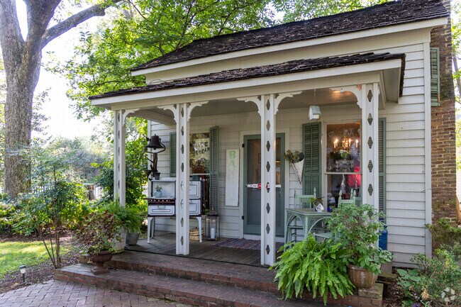 Cute inside and out, Lyla's Little House for Tasty in Mooresville has abundant charm.