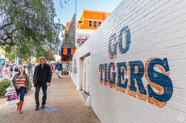 Shelton Park residents are very proud of the local team, the Auburn Tigers.