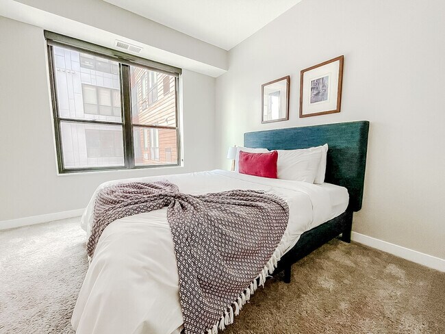 1400 Walnut St unit ID1036793P, Des Moines, IA 50309 - photo 2