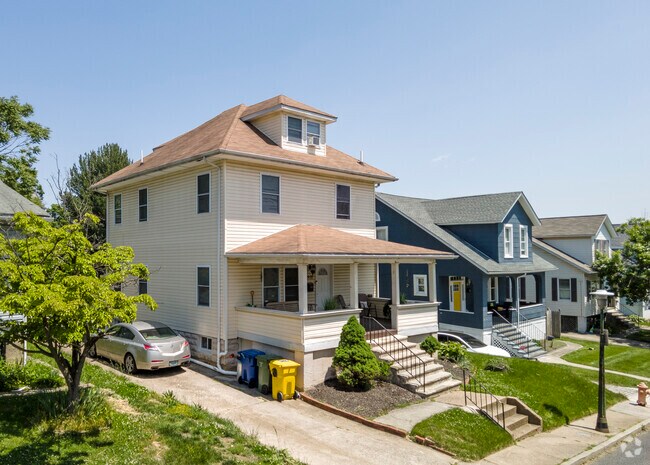 American foursquare homes are a poplar home style in Lauraville.