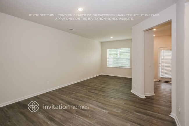 11747 Brier Vlg Ln, Charlotte, NC 28262 - photo 6