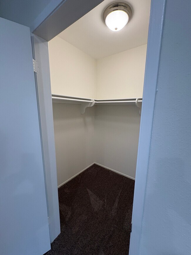 Barclay Square Apartment, Sherman Oaks, CA 91401 - photo 7