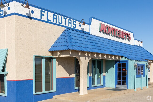 Monterey's Little Mexico has served tex-mex in Oakhurst for decades.