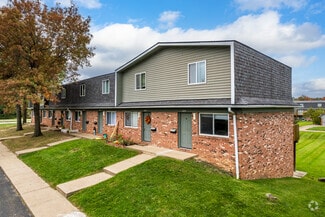 111 Holl Rd NE, Canton, OH 44720