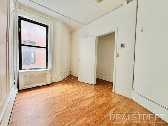 147 Starr St unit 3R, Brooklyn, NY 11237 - photo 7