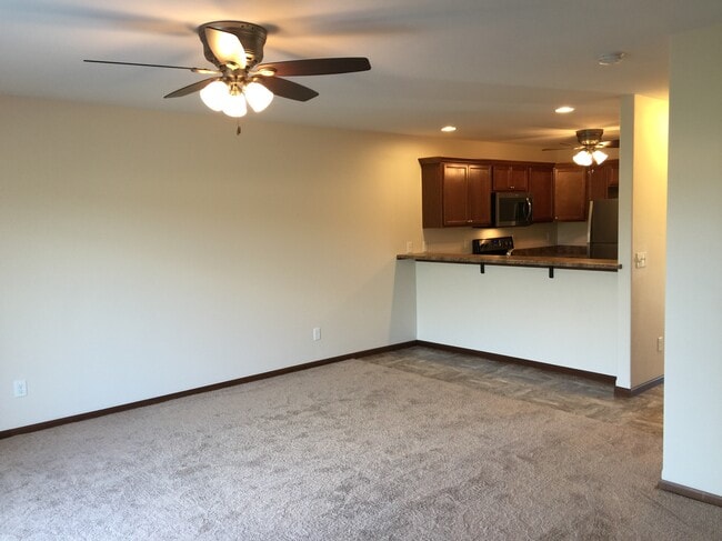 1902 Wrigley St unit 1904, Ely, IA 52227 - photo 6