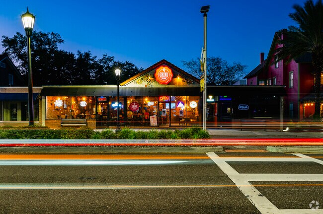 Enjoy food and drinks at The Grind and Kona Tiki Bar located on the main strip of Ormond Beach.