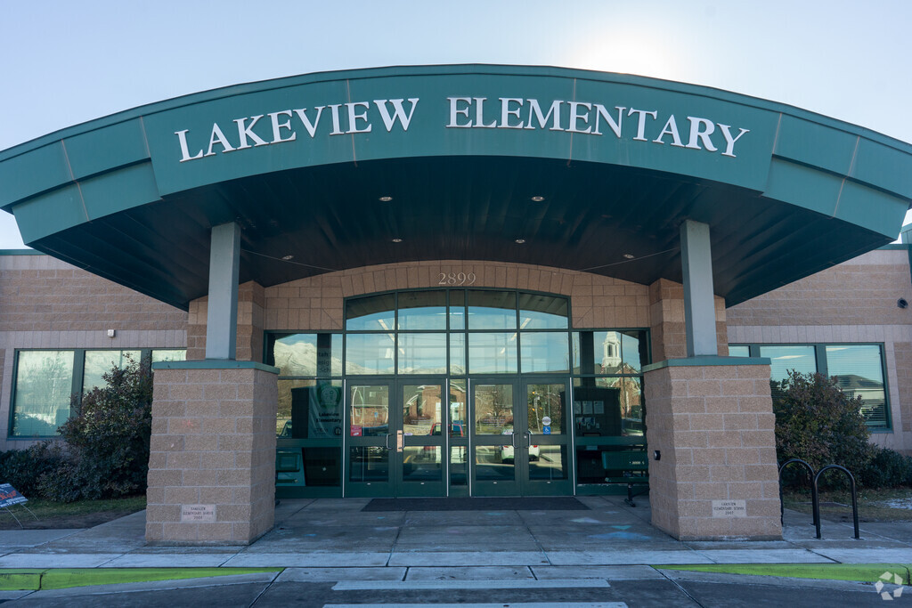 Lakeview School provides education in 
Lakeview.
