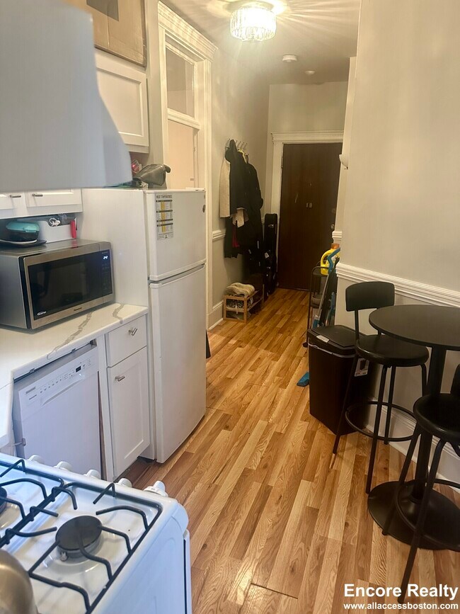 38 Hemenway St unit 25, Boston, MA 02115 - photo 2